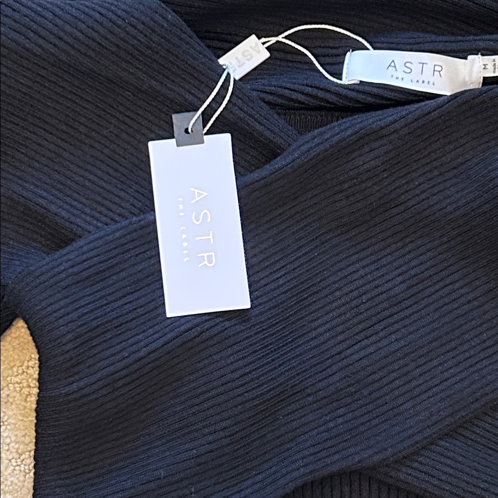 Astr Black Off-Shoulder Sweater, Medium NWT - Picture 6 of 8
